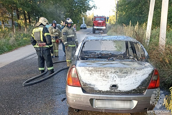 В Фурманове на Дачной сгорела легковушка